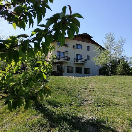 Kolpinghaus Bed and Breakfast Caransebeş Eksteriør billede